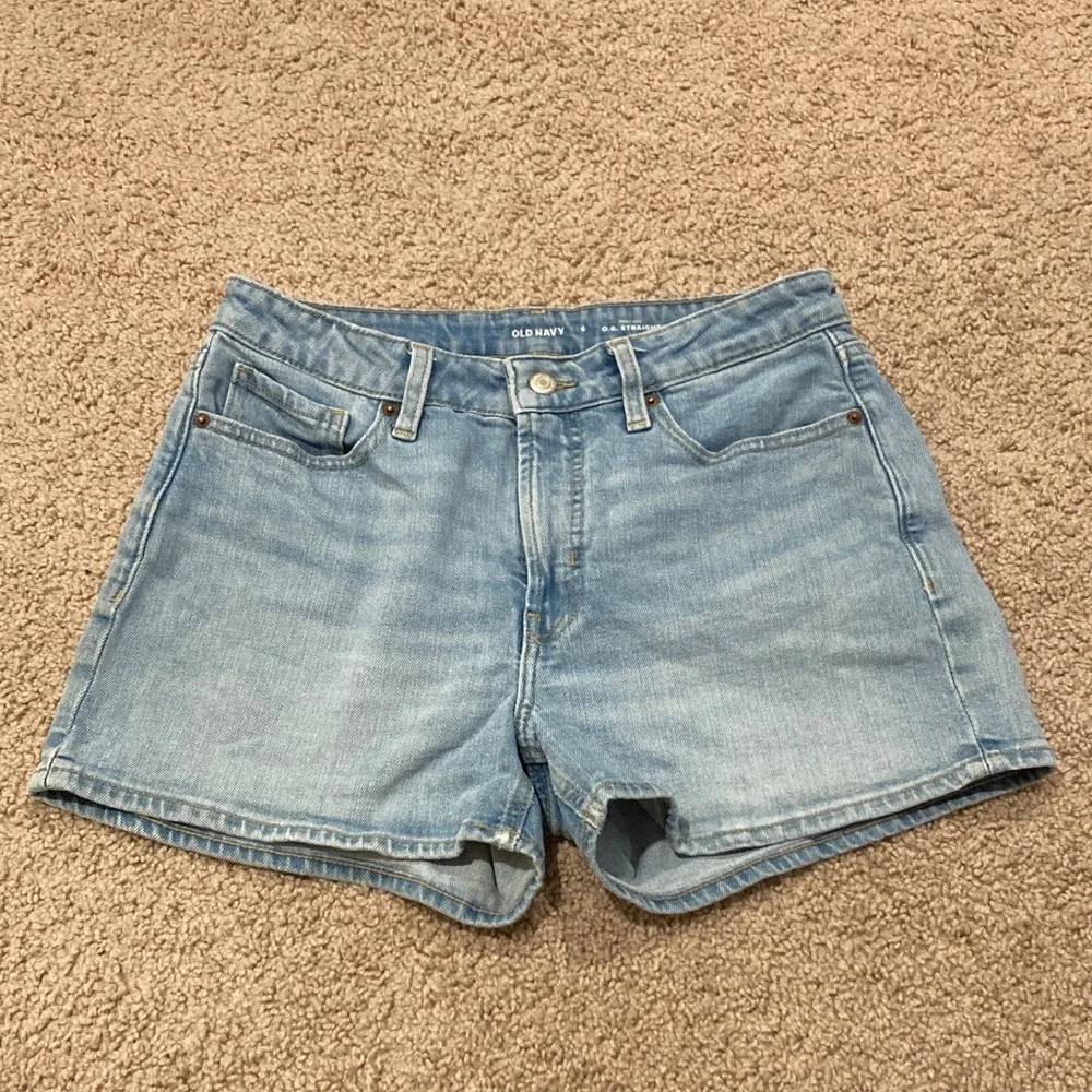 Old Navy Light Wash 3” Inseam High Rise OG Straight Jean Shorts Size 6 - Picture 1 of 6